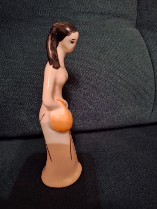 Porcelanowa figurka prl