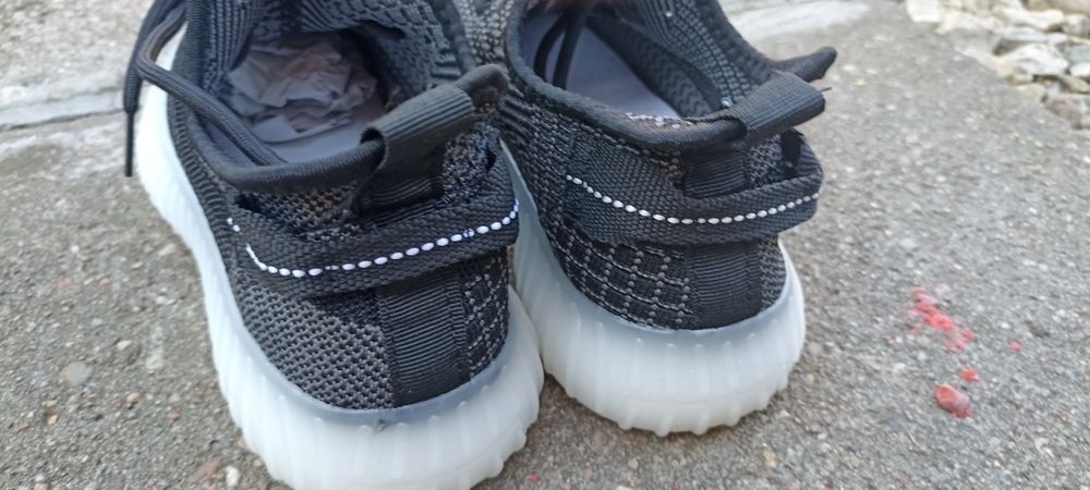 Sprzedam nowe buty sportowe