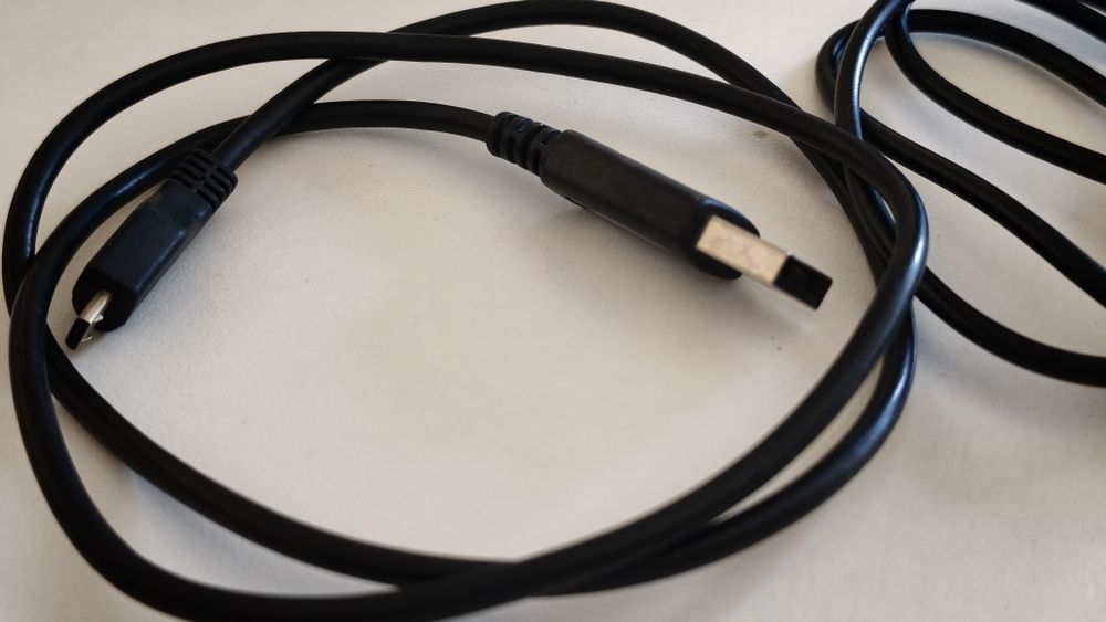 Cabos usb-c e usb para micro usb