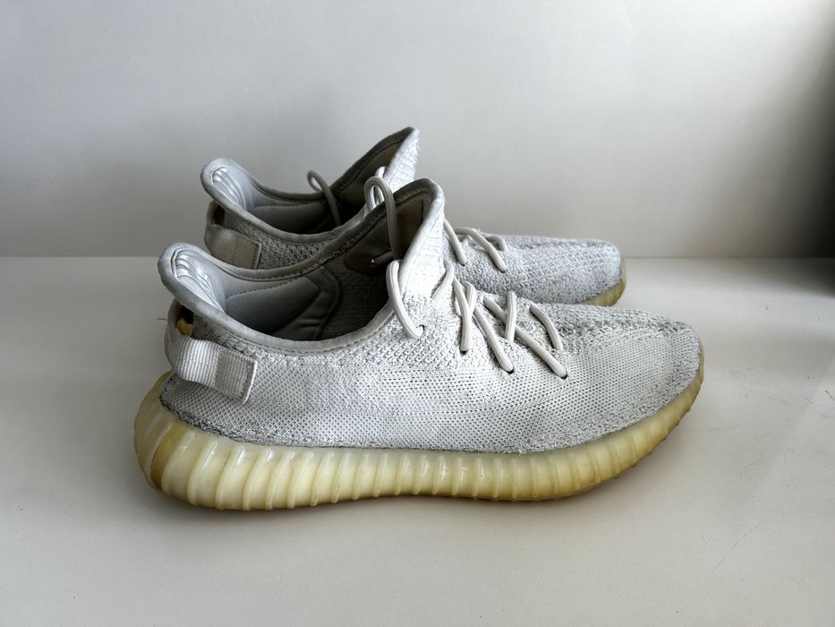Yeezy boost 350 V2 Cream size 44 2/3 com caixa original negociável