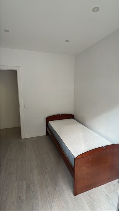 Base de cama desmontada
