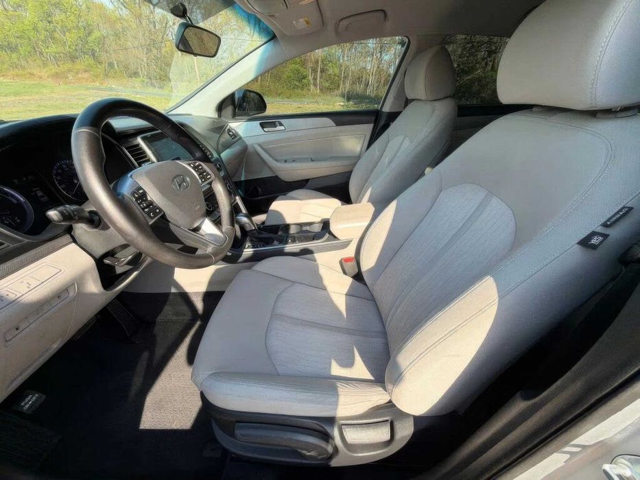 Hyundai Sonata Hybrid Limited      2017