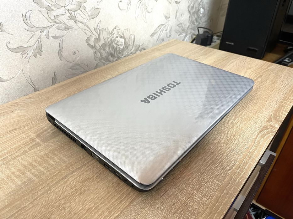 Ноутбук Toshiba Satellite L750D | AMD Phenom II x4 | 4GB RAM | SSD 128GB