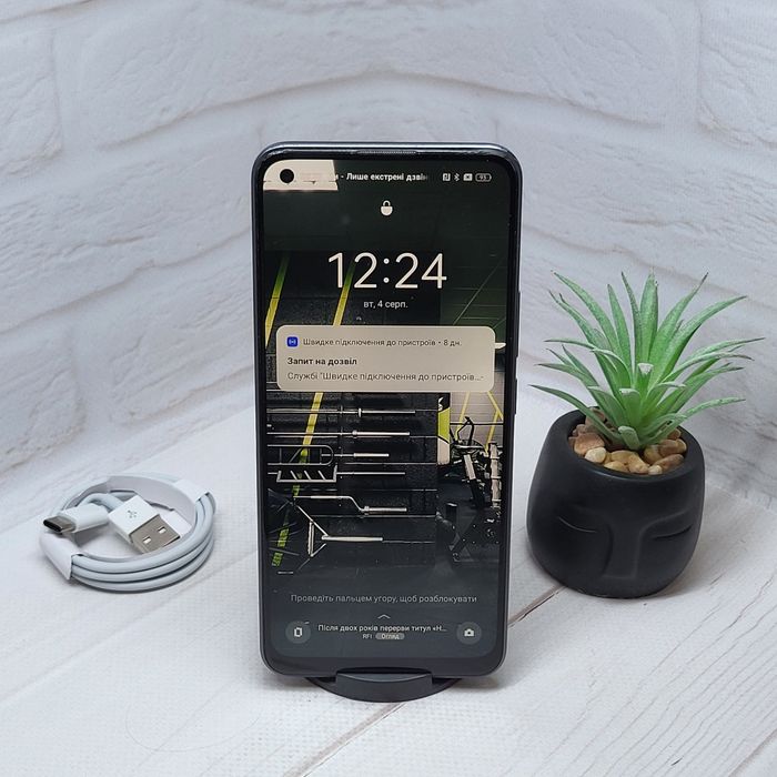 Продам телефон Realme 8 Pro 6/128Gb NFC в гарному стані