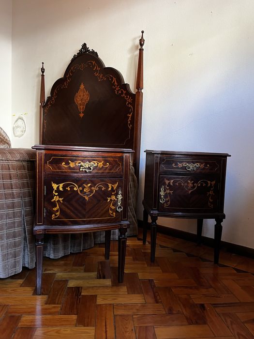 Conjunto mobilia de quarto (cama, cabeceira, armario e comoda)