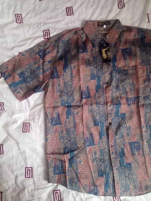 Продаю  новую  рубашку .