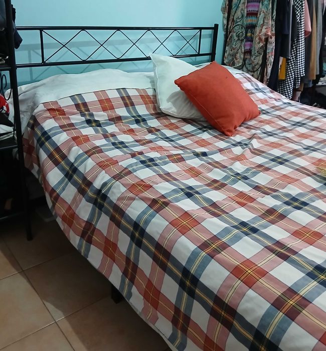 Cama de Casal Metálica c/ Estrado – Menos de 1 Ano