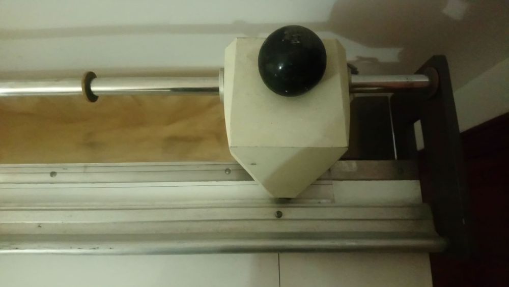 Guilhotina com 1.3m de corte