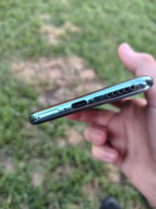 Honor 90 emerald green