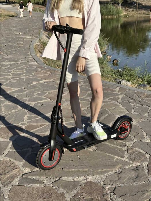 Электрический самокат E-Scooter M365 8,5", 350 Вт, до 25 км/ч