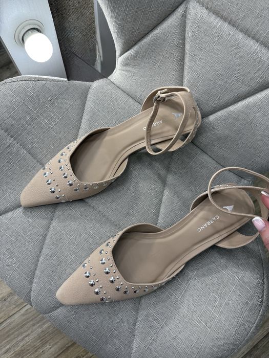 Брендові бежеві туфлі Carrano шкіра