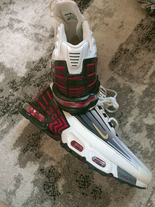 Buty sportowe damskie