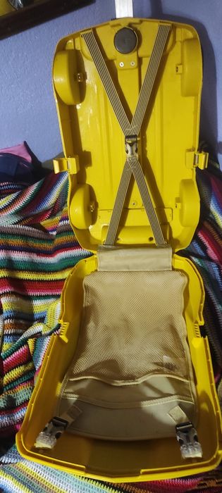 Mochila em lindo carro