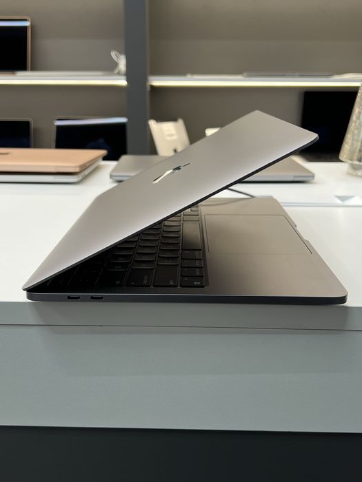 Macbook Pro 13 M2 8Gb/256Gb стан 9,7/10 #92379