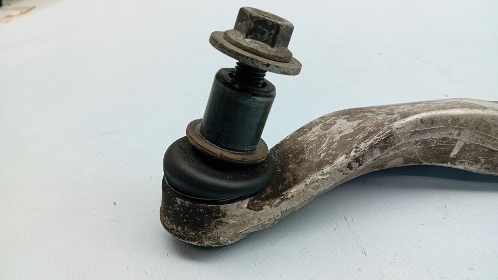 Braço de suspensão frente esquerdo SKODA Superb I Sedan (3U4)