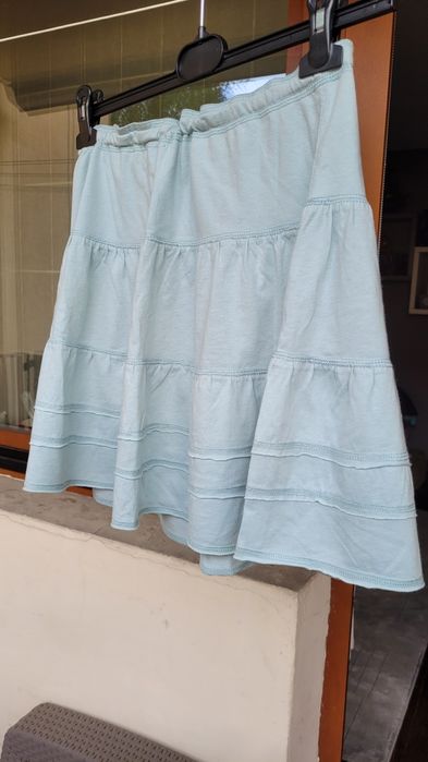 Krótka spódnica wiązana w pasie