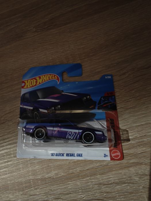 Hot Wheels 87 Buick Regal