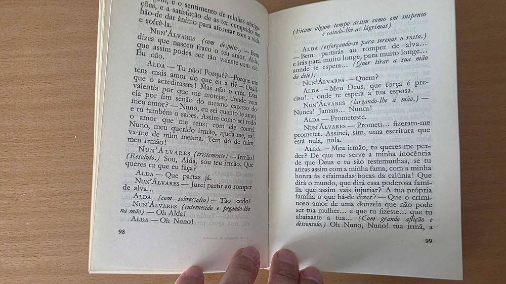 Livro "O Alfageme de Santarém" de Almeida Garrett