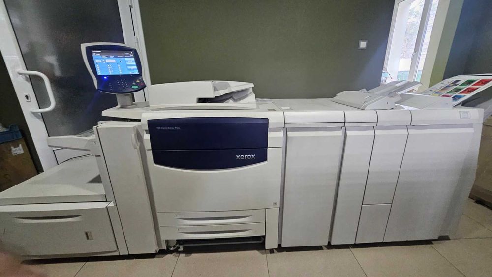 Цифрова друкарська машина "ХEROX 700  Digital Color Press" б/в