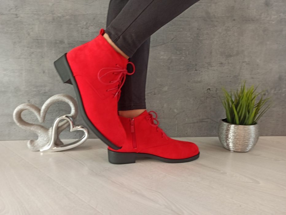 36-39 Botki, sztyblety damskie czerwone na zamek oraz szurowadła.
Mate
