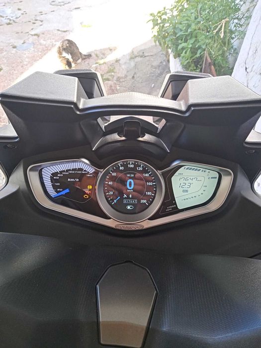Kymco Xciting 400i como nova