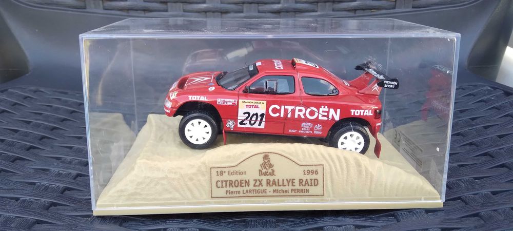 Rally Paris-Dakar : 12 modelos