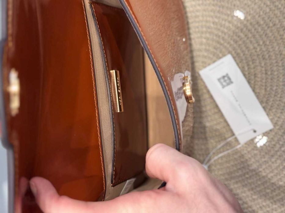 Жіноча сумка Tory Burch ROBINSON SPAZZOLATO коричнева.(Оригінал)