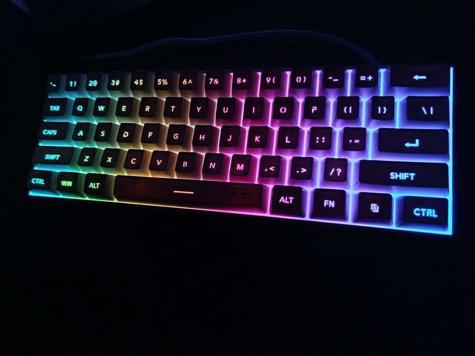 Teclado gaming LED's branco