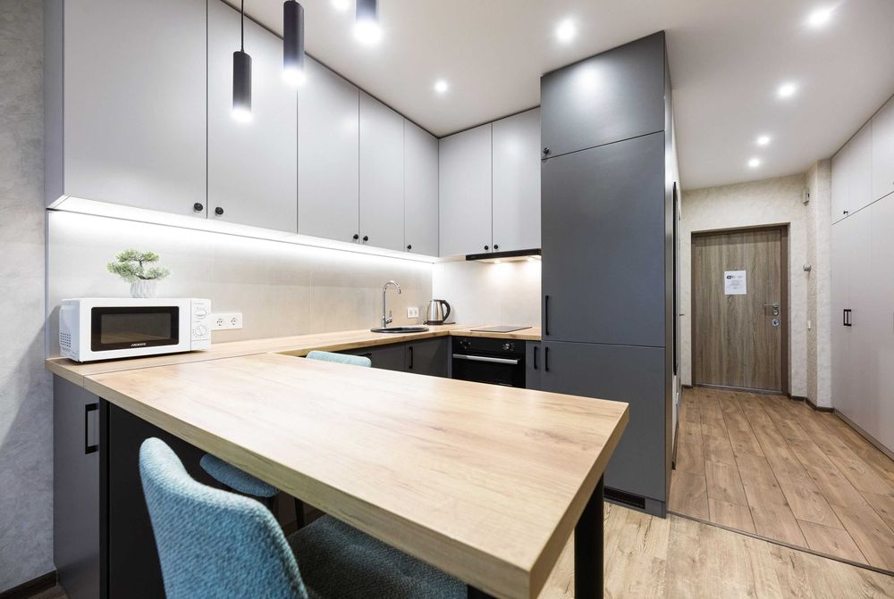 Подобова оренда студії, біля метро, Бажана 17Б. Є укриття.