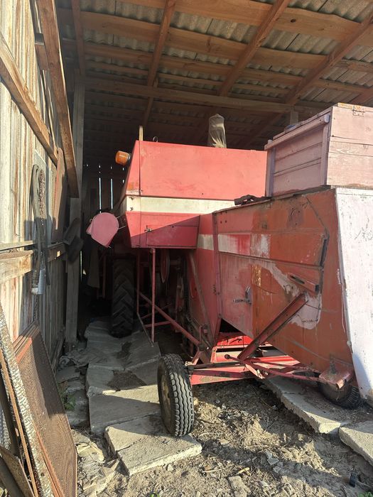 Комбайн Massey Ferguson 186