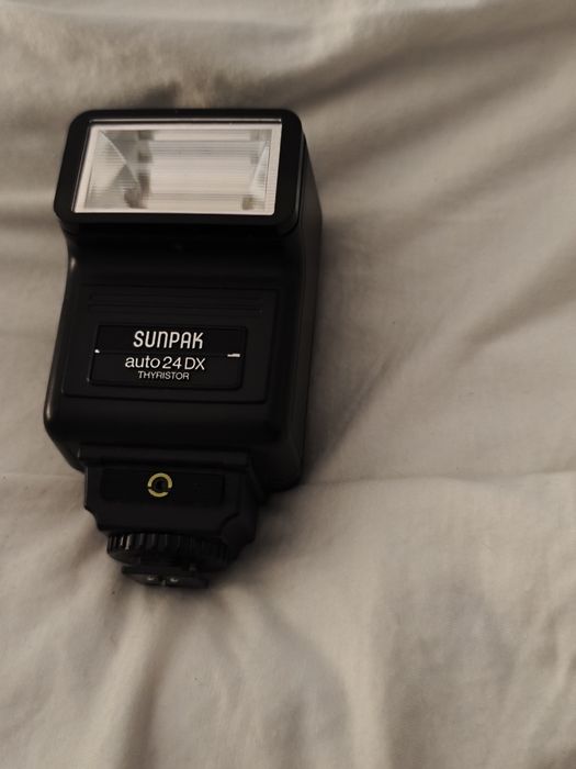 Flash Sunpak auto 24 DX + Iluminador Britek CV-30TV