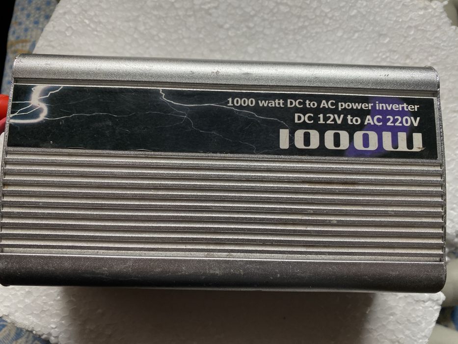 Автомобільний інвертор