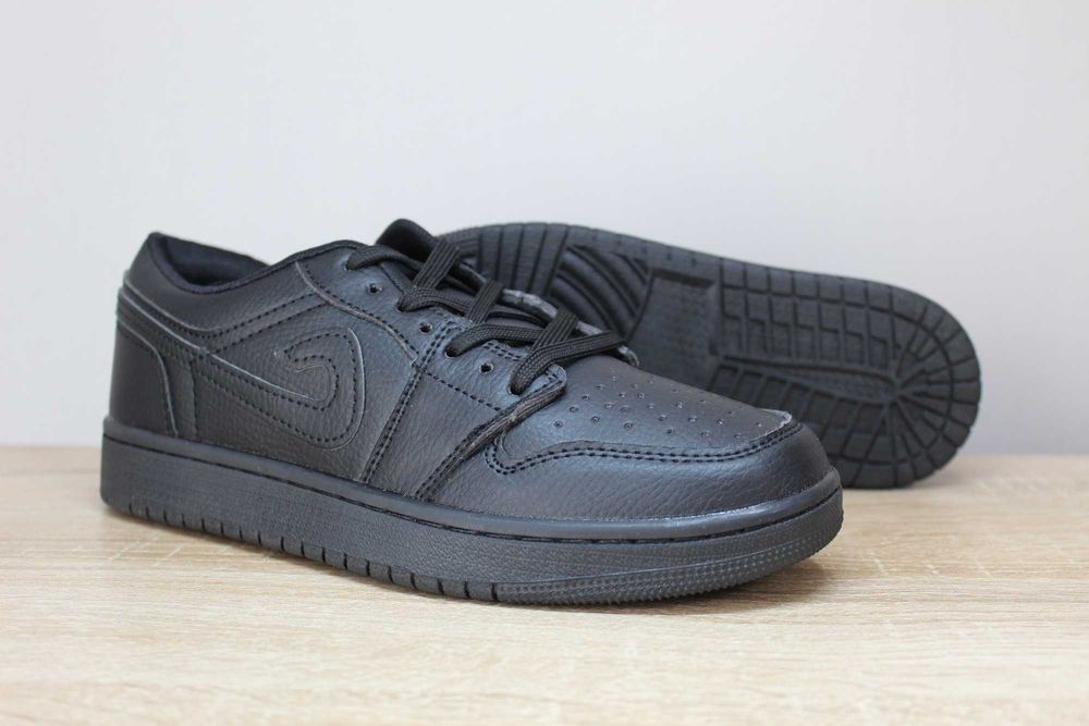 Кросівки (унісекс, розміри 36 (23.5 см); 37 (24 см); 39 (25.5 см))