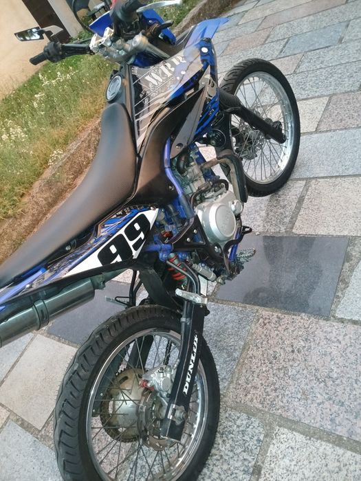 WR125R em ótimo estado