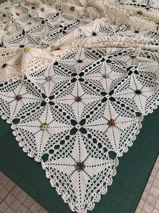 Toalha de Mesa Artesanal em Renda - Cor Pérola, Nova