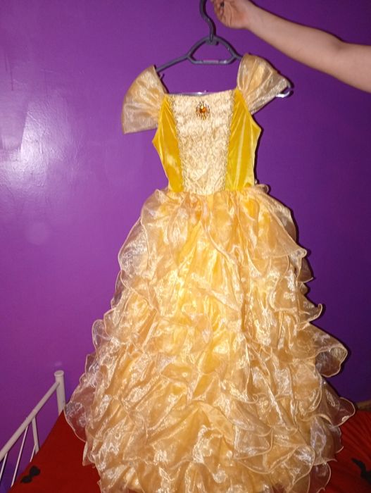 Sukienka na bal karnawałowy 128