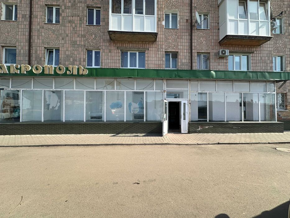 Оренда приміщення по пр. Грушевського з великими вітринами!