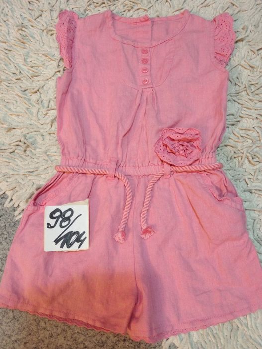 Śliczny kombinezon dziewczęcy roz.98-104.