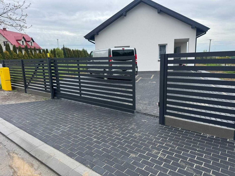 Brama wjazdowa (przesuwna) aluminiowa, nowoczesna palisada malowana proszkowo