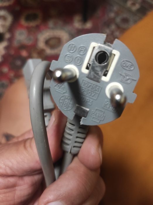 Мережевий кабель живлення для комп"ютера, монітора і т.п.