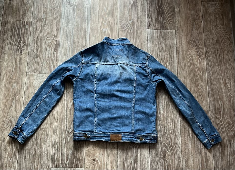 Джинсова куртка жіноча (дівчача)