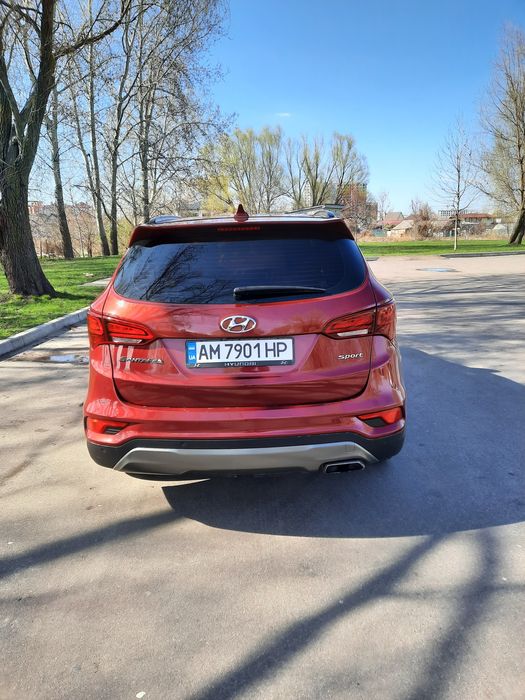 Продаю Hyundai Santa Fe 2016