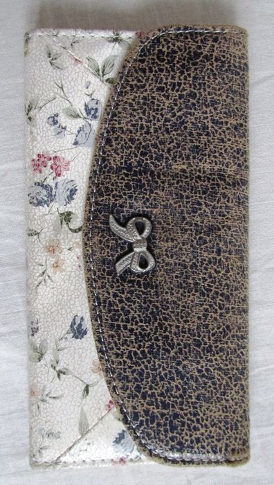 Portfel w postarzanym stylu