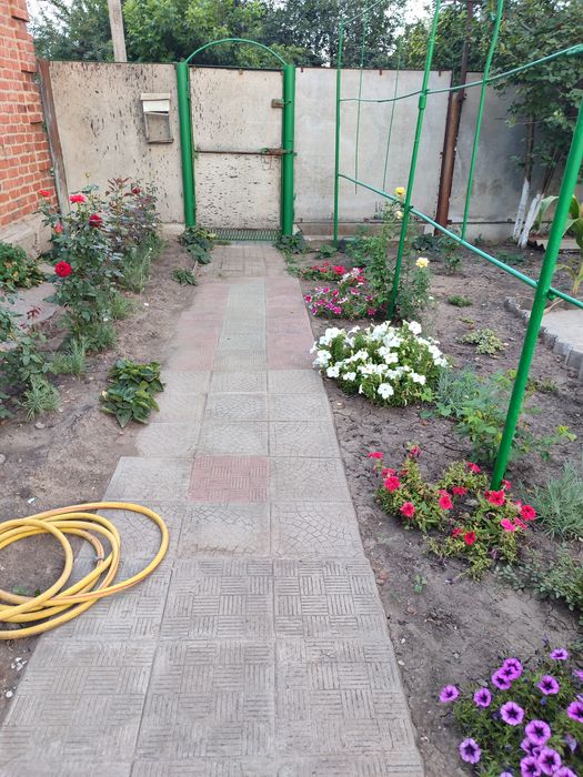 Продам дом в Краснограде со всеми удобствами.