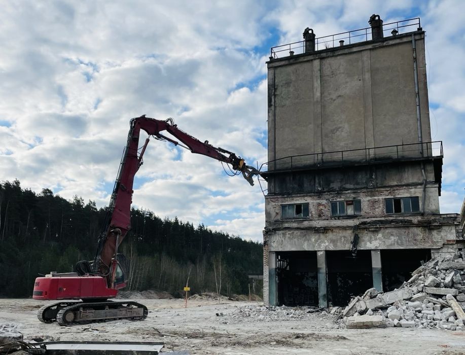 Wynajem koparki wyburzeniowej dlugie ramie wyburzenia uslugi transport