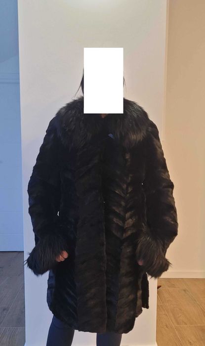 Kurtka z łapek lisich