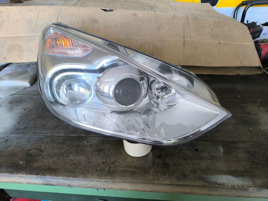 lampa prawy przód ford s-max MK1 Xenon