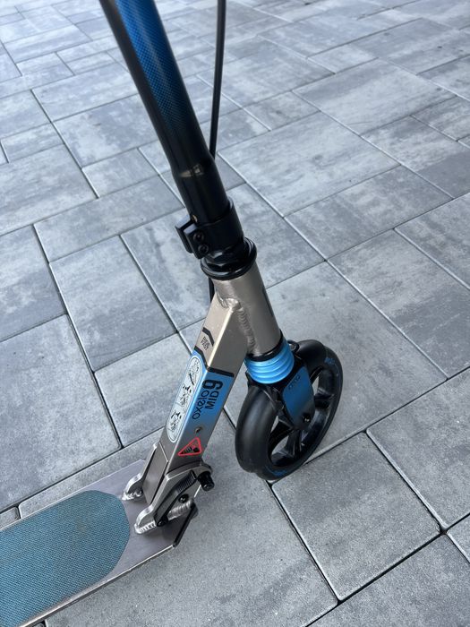 Oxelo Hulajnoga Mid 9 Czarno Niebieska