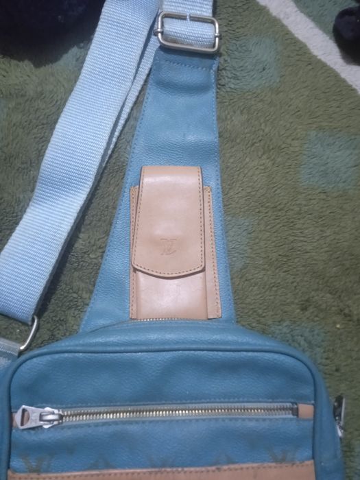 Сумка LOUIS VUITTON PARIS через плечо