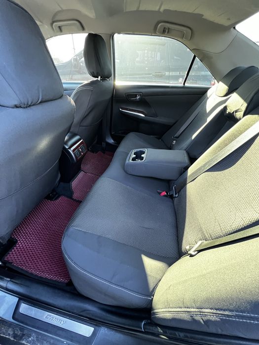 Офіційна Toyota Camry 2.5 бензин